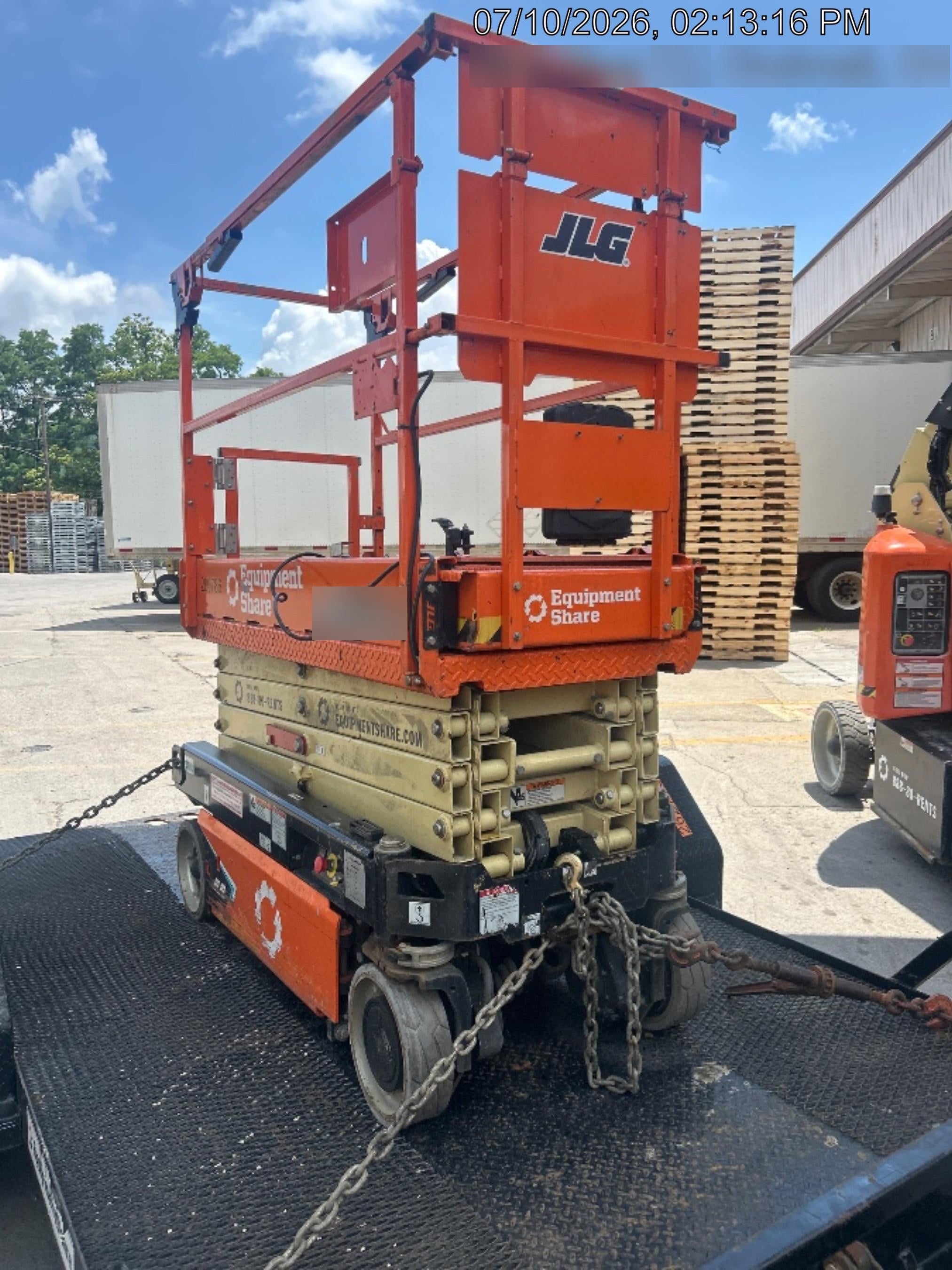 2022 JLG ES1932