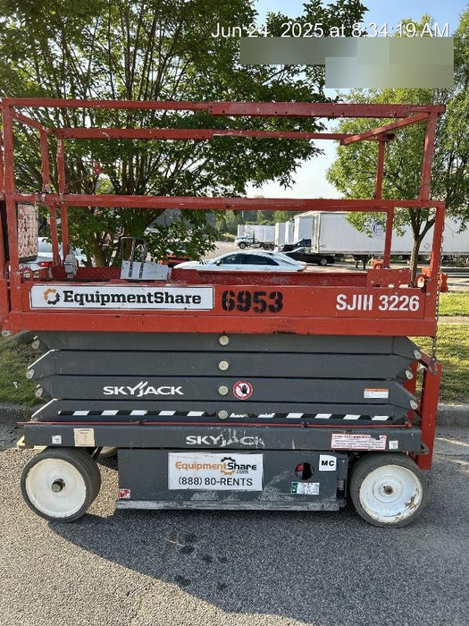 2018 Skyjack SJIII-3226 Skyjack SJIII3226 Scissor Lift w/Trojan Batteries