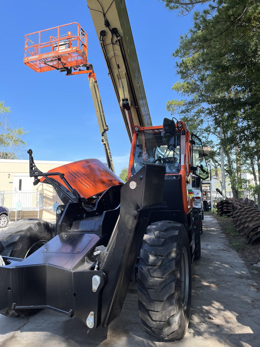 2022 JLG 1075