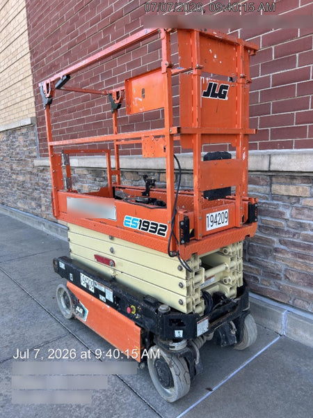 2021 JLG ES1932