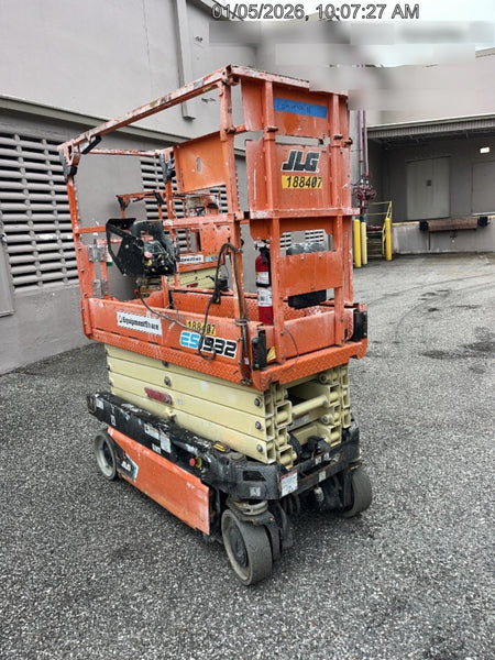 2021 JLG ES1932