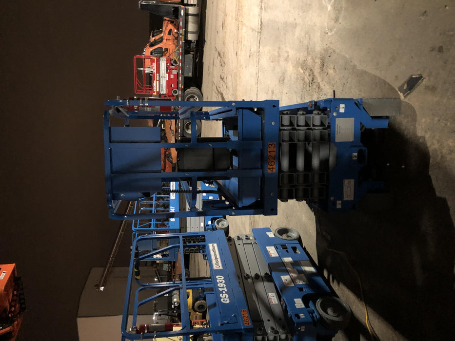 2019 Genie GS-1930 Fixed rails with chain Entry