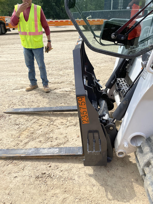 2022 PALADIN 48" Pallet Forks - Paladin