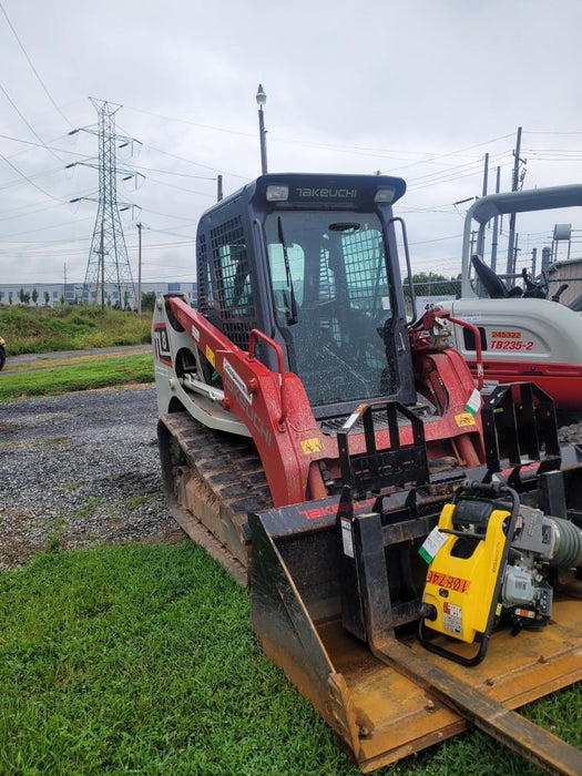 2021 TAKEUCHI 48" Pallet Forks - Takeuchi