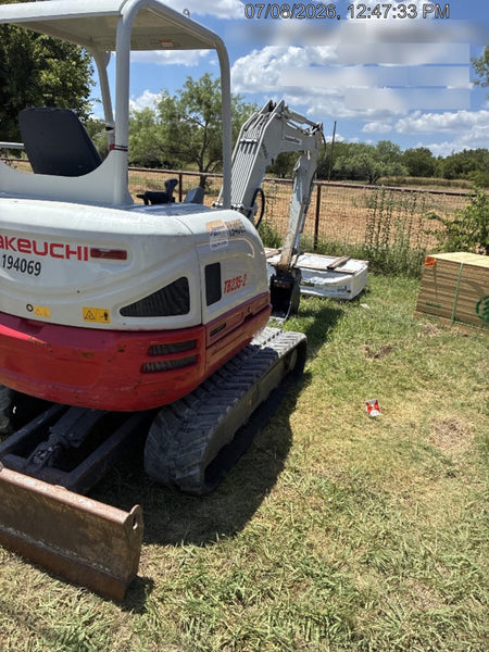 2021 TAKEUCHI TB235-2R