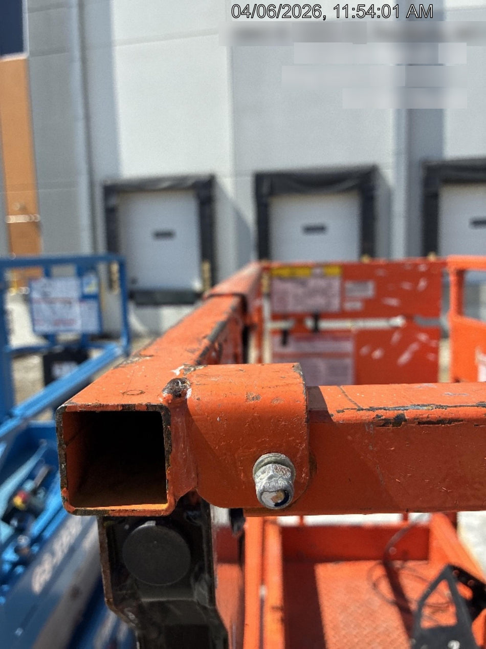 2023 JLG ES1932