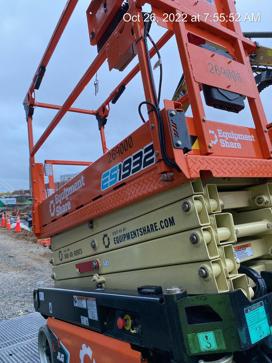 2022 JLG ES1932