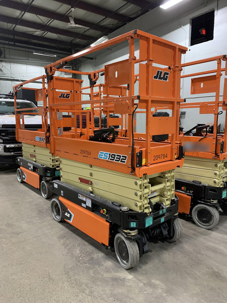 2022 JLG ES1932