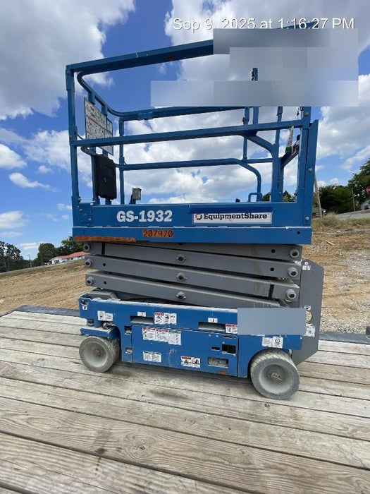 2020 Genie GS-1930 Solid Non Marking Tires, Beacon, Folding rails with half height swing gate