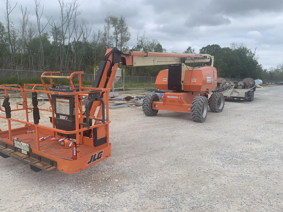 2019 JLG 800AJ