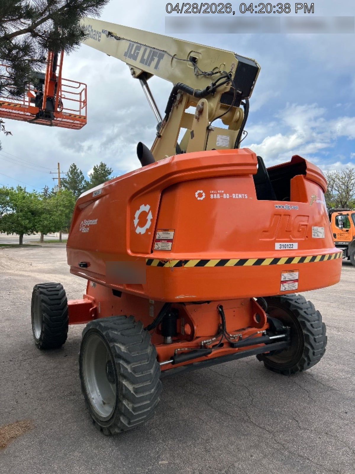 2023 JLG 660SJ