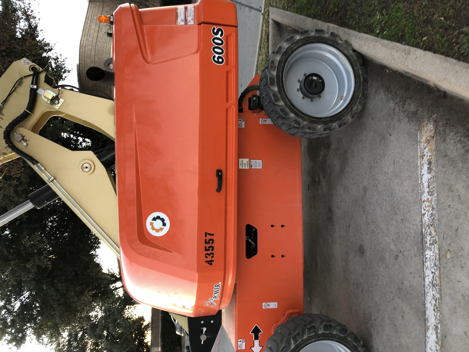 2019 JLG 600S 4WD