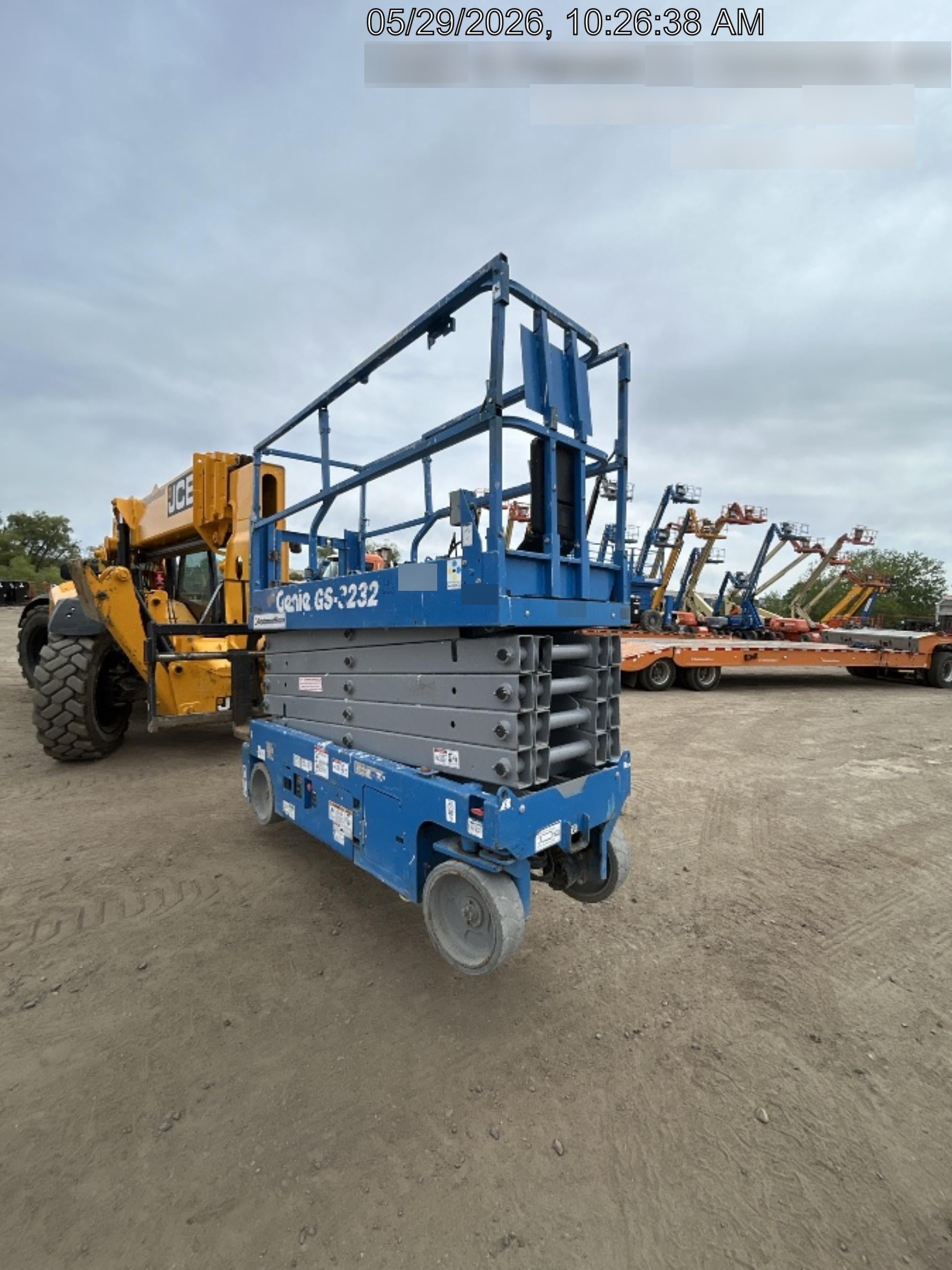 2018 Genie GS-3232 Genie GS-3232 w/Folding rails, Half height swing gate