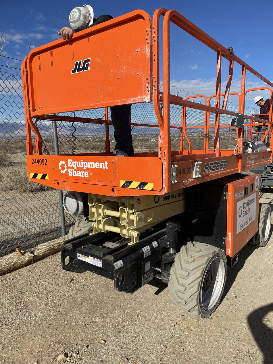 2022 JLG RT2669
