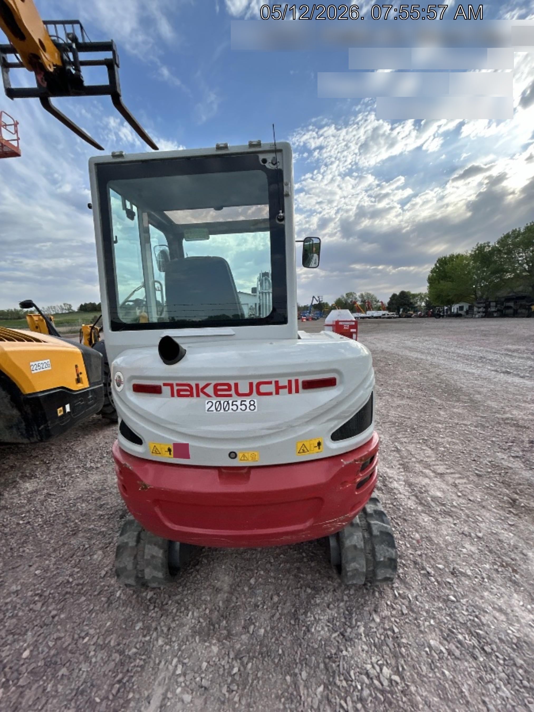 2022 TAKEUCHI TB235-2CR