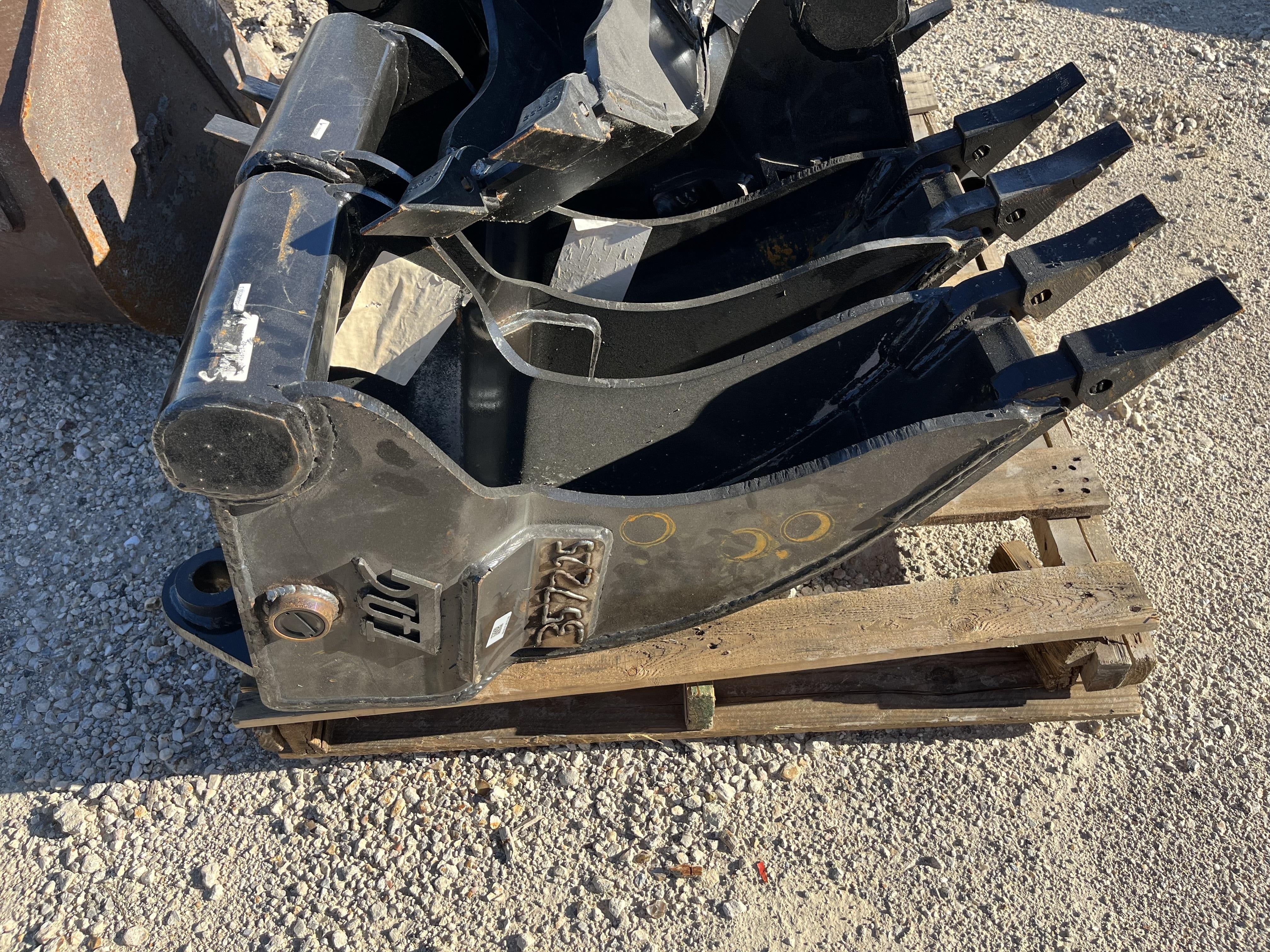 2023 TAG MANUFACTURING 8" Cribbing Bucket -Tag