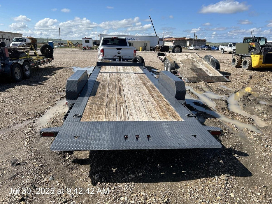 2024 IRONBULL 22' Tiltbed