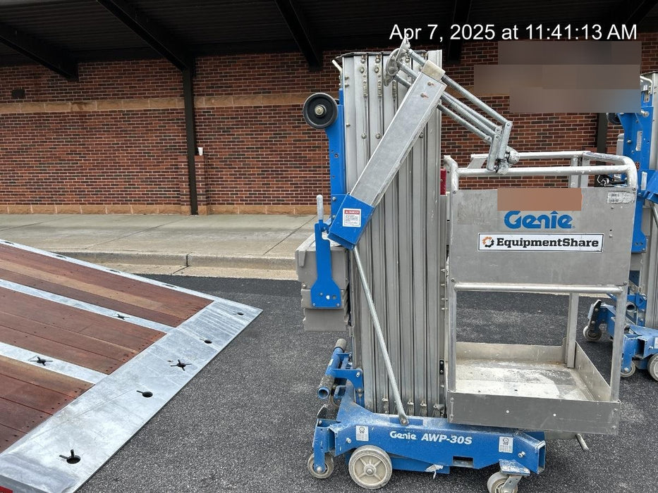 2019 GENIE AWP-30S