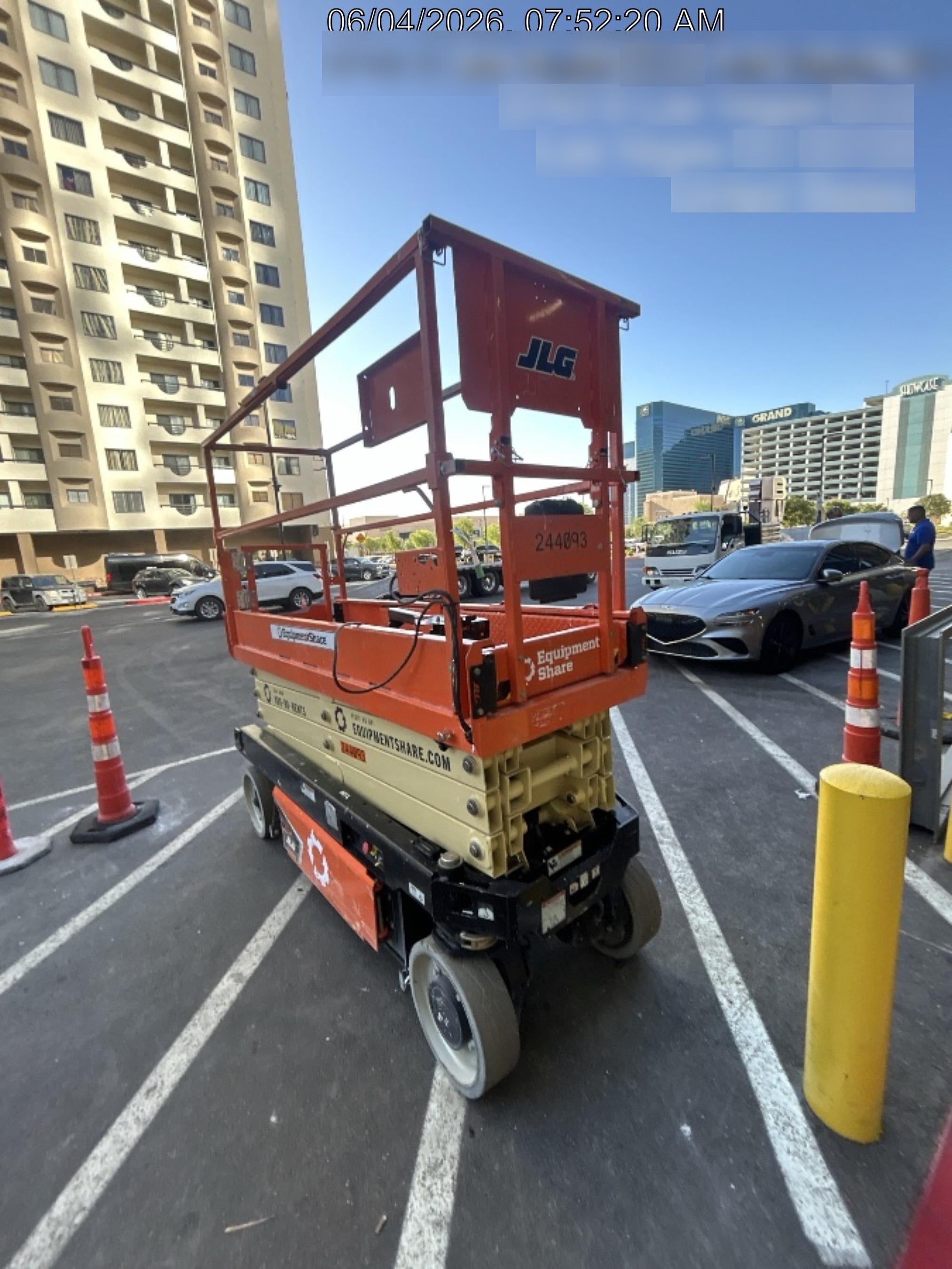 2022 JLG ES2632
