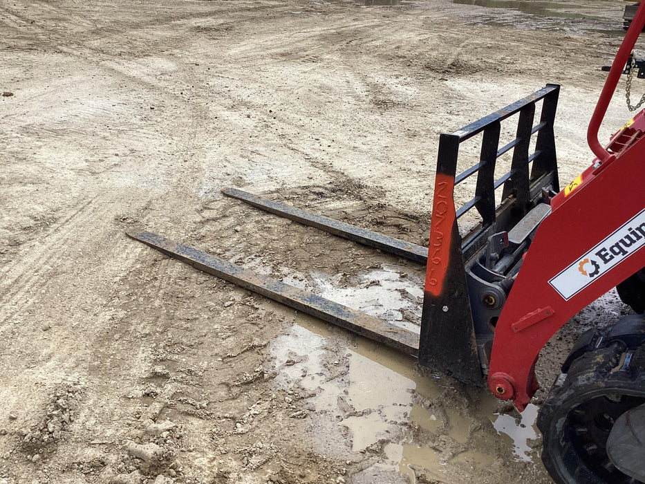 2022 ARROW MATERIAL HANDLING 60" Pallet Forks - Arrow