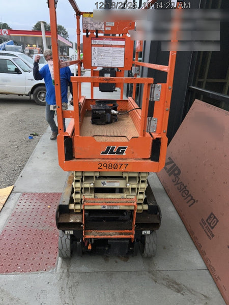 2023 JLG ES1932