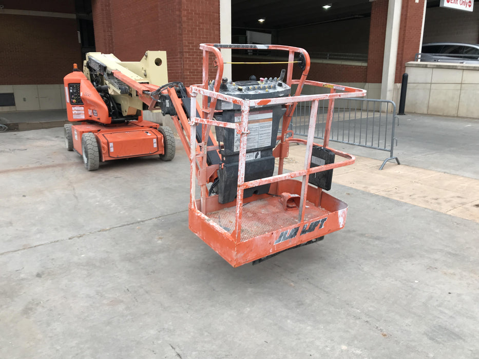 2019 JLG E400AJPN