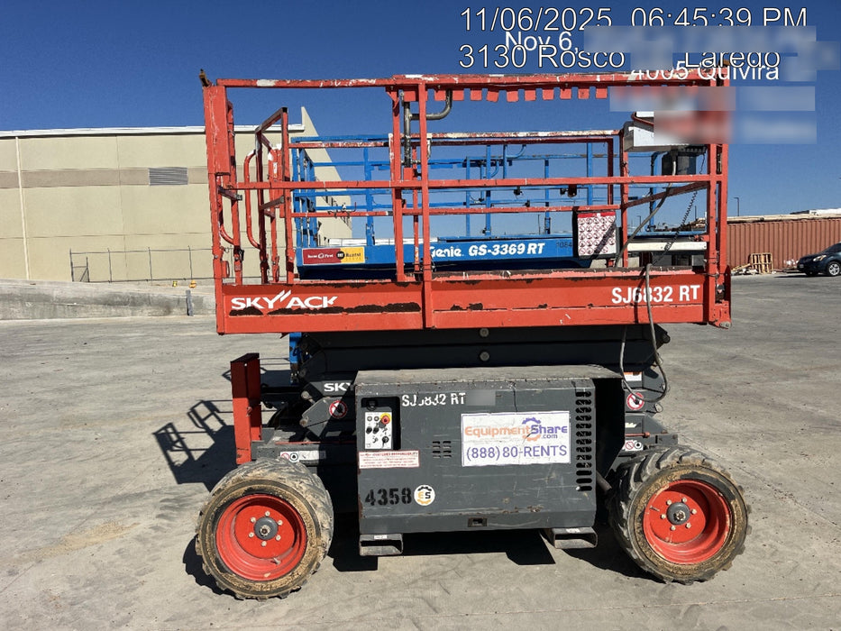 2017 SKYJACK SJ6832 RT