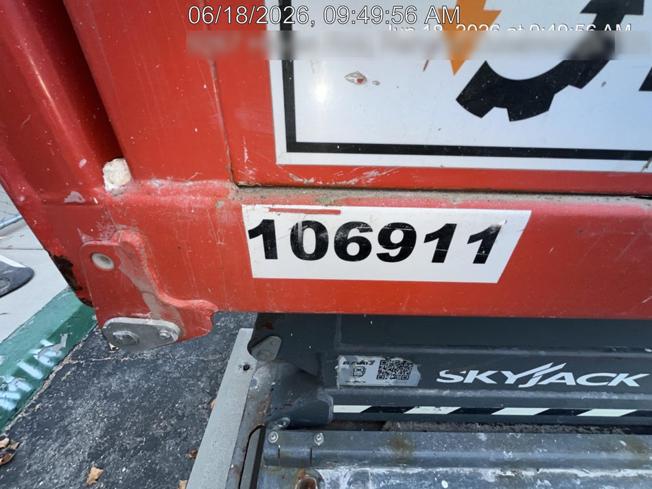 2020 Skyjack SJIII-3219 Solid NM Tires, Half height spring hinged entry gate, Dual Beacons, 800W Inverter