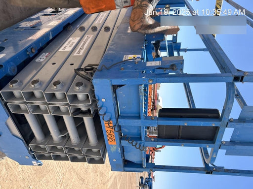 2018 Genie GS-3232 Genie GS-3232 w/Folding rails, Half height swing gate