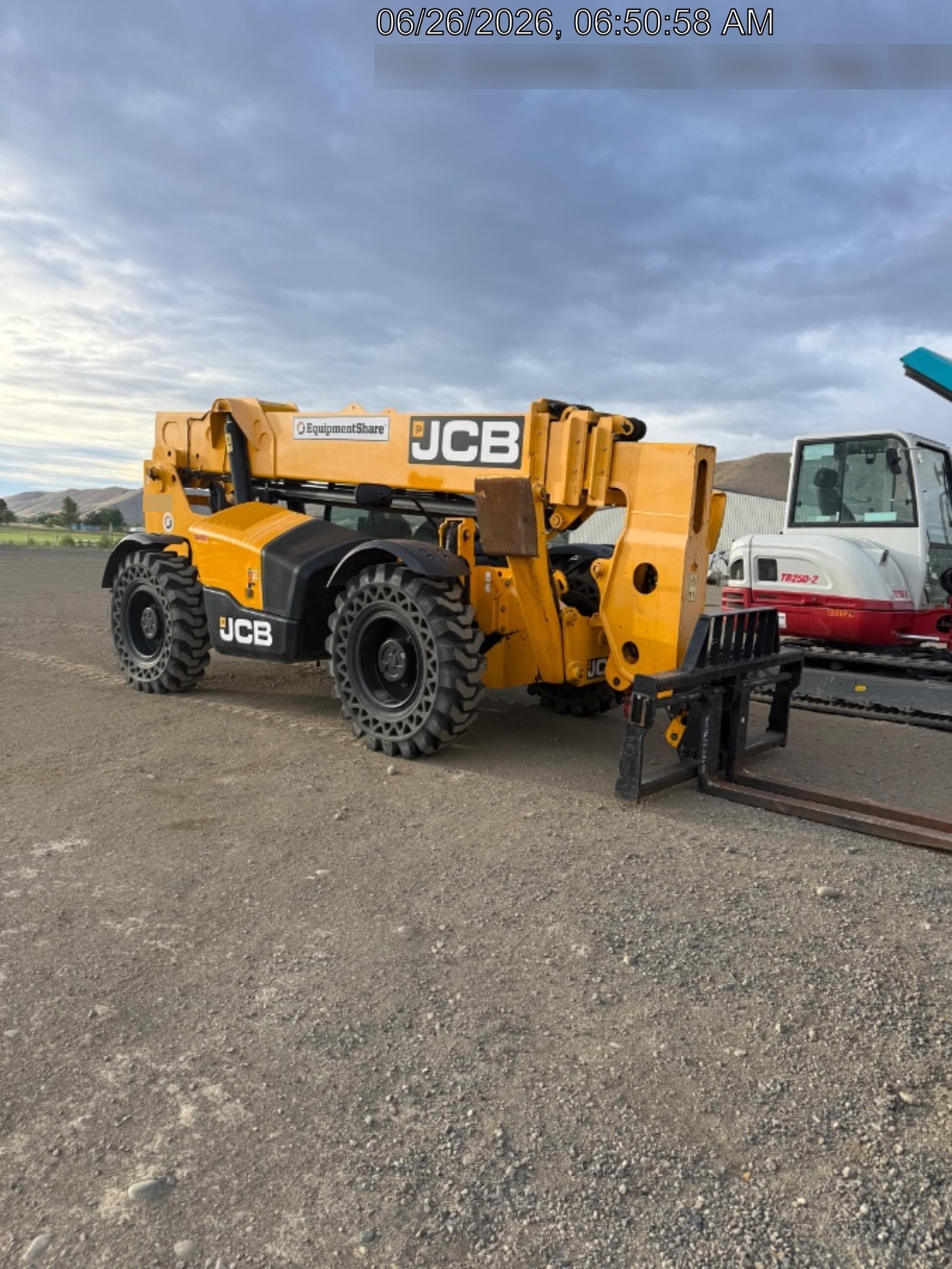 2020 JCB 510-56