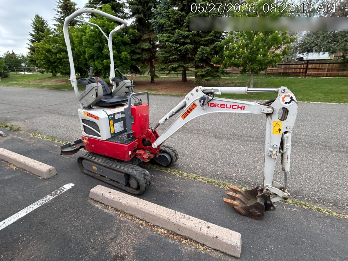 2022 TAKEUCHI TB210R