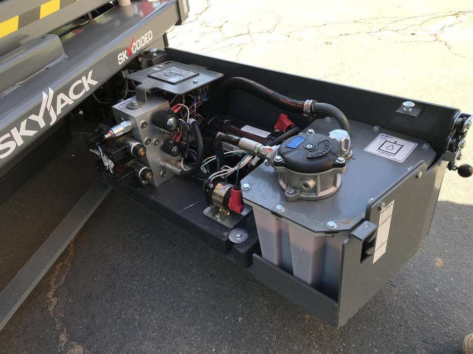 2020 Skyjack SJIII-3219 Solid NM Tires, Half height spring hinged entry gate, Dual Beacons, 800W Inverter