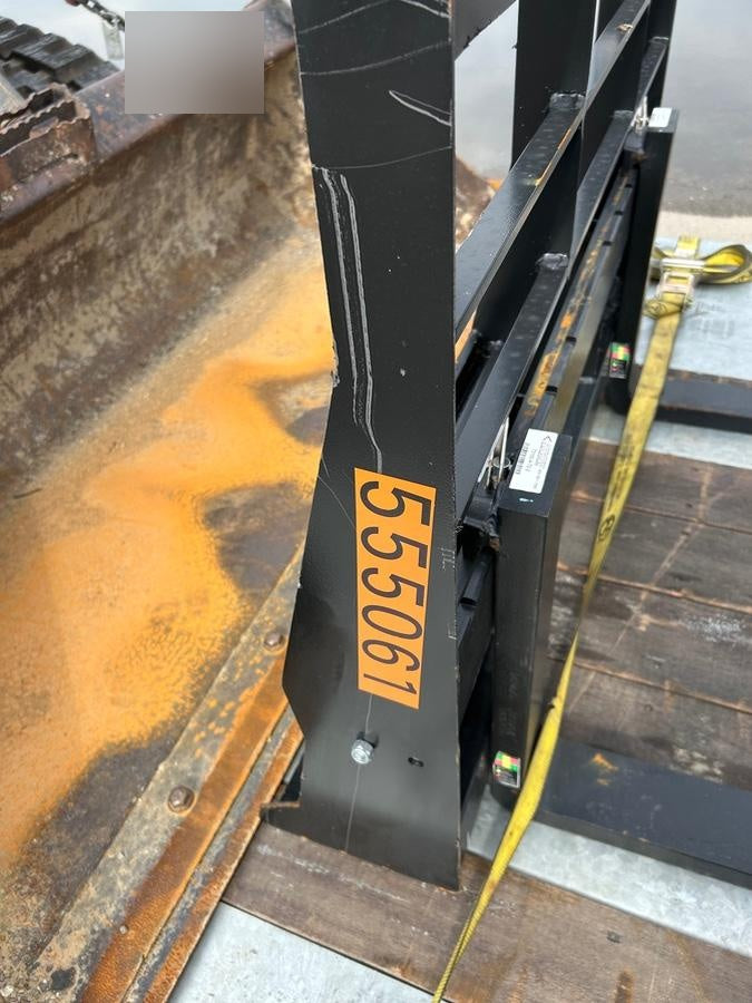 2025 ARROW MATERIAL HANDLING F5100CB - 72"