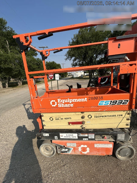 2022 JLG ES1932
