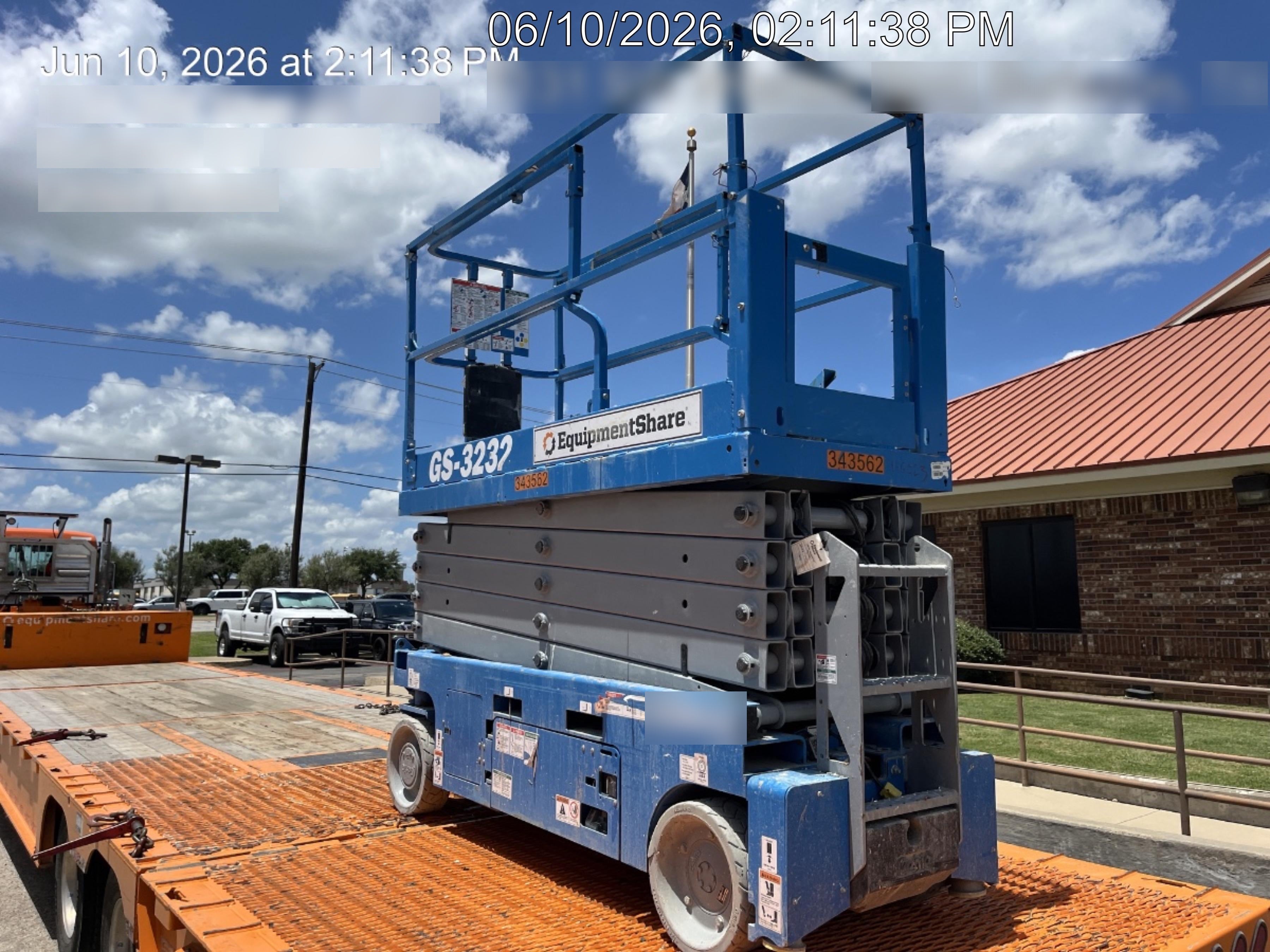 2023 GENIE GS-3232