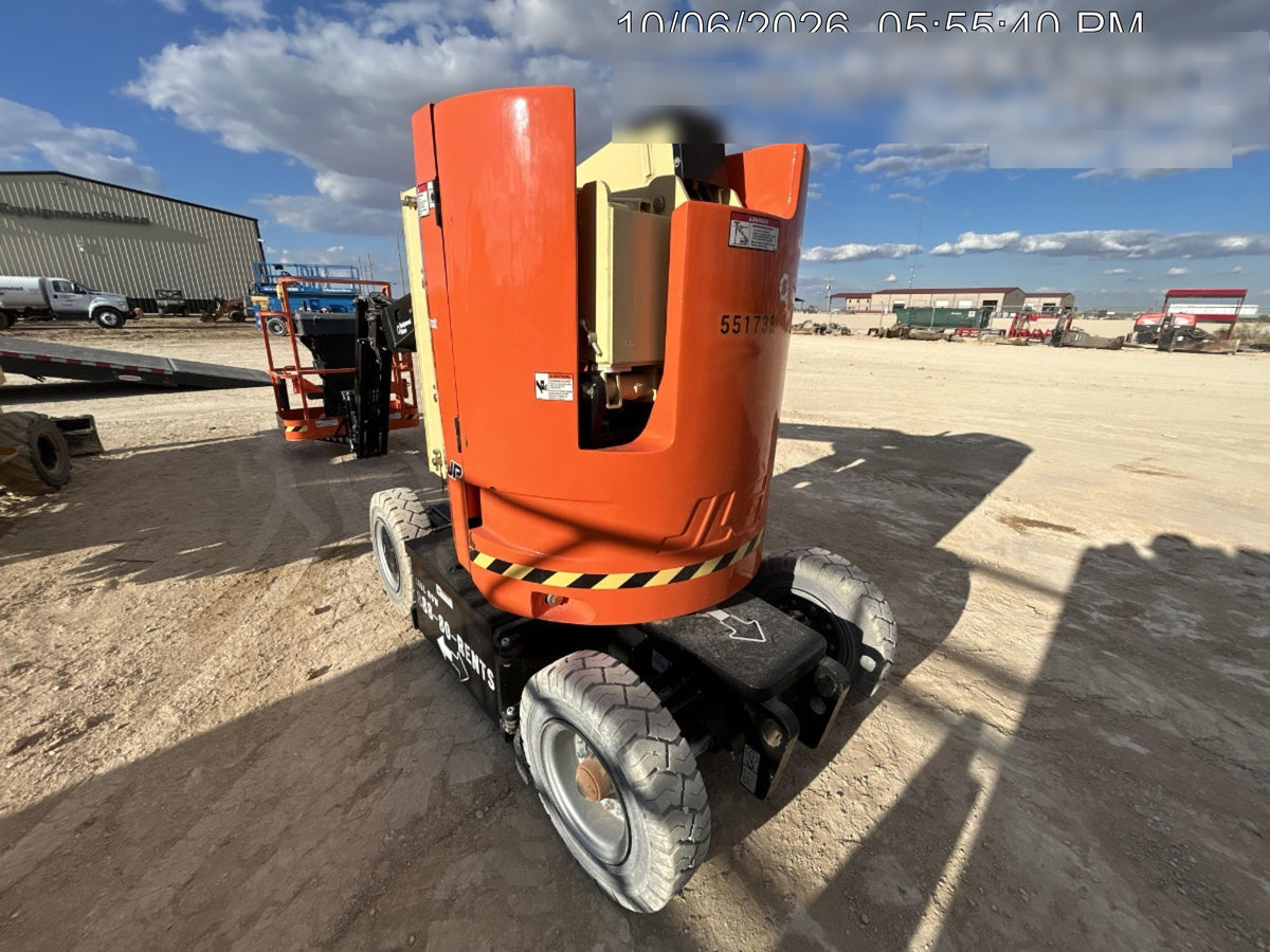2025 JLG E300AJP