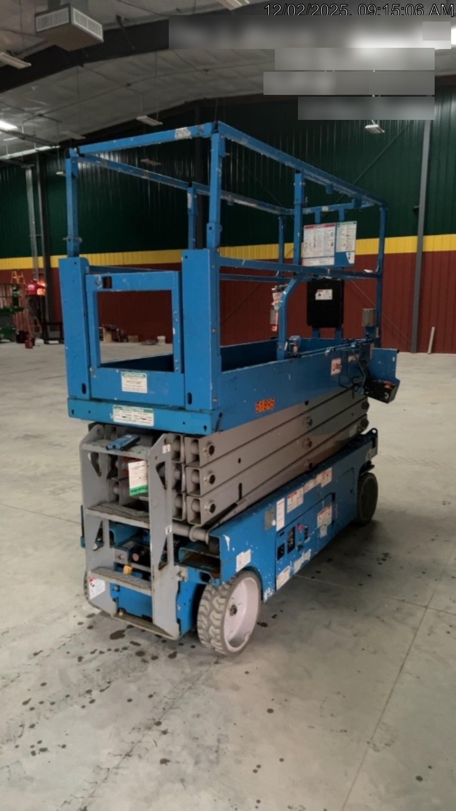 2019 Genie GS-2632 Folding rails with half height swing gate