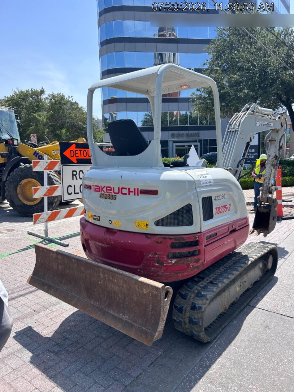 2024 TAKEUCHI TB235-2R