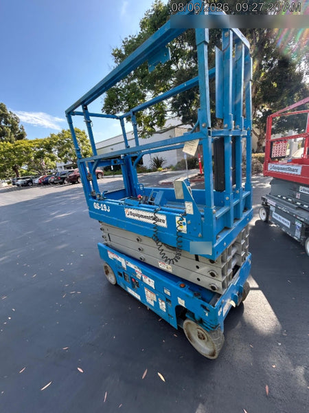 2020 Genie GS-1930 Solid Non Marking Tires, Beacon, Folding rails with half height swing gate, 800W Inverter