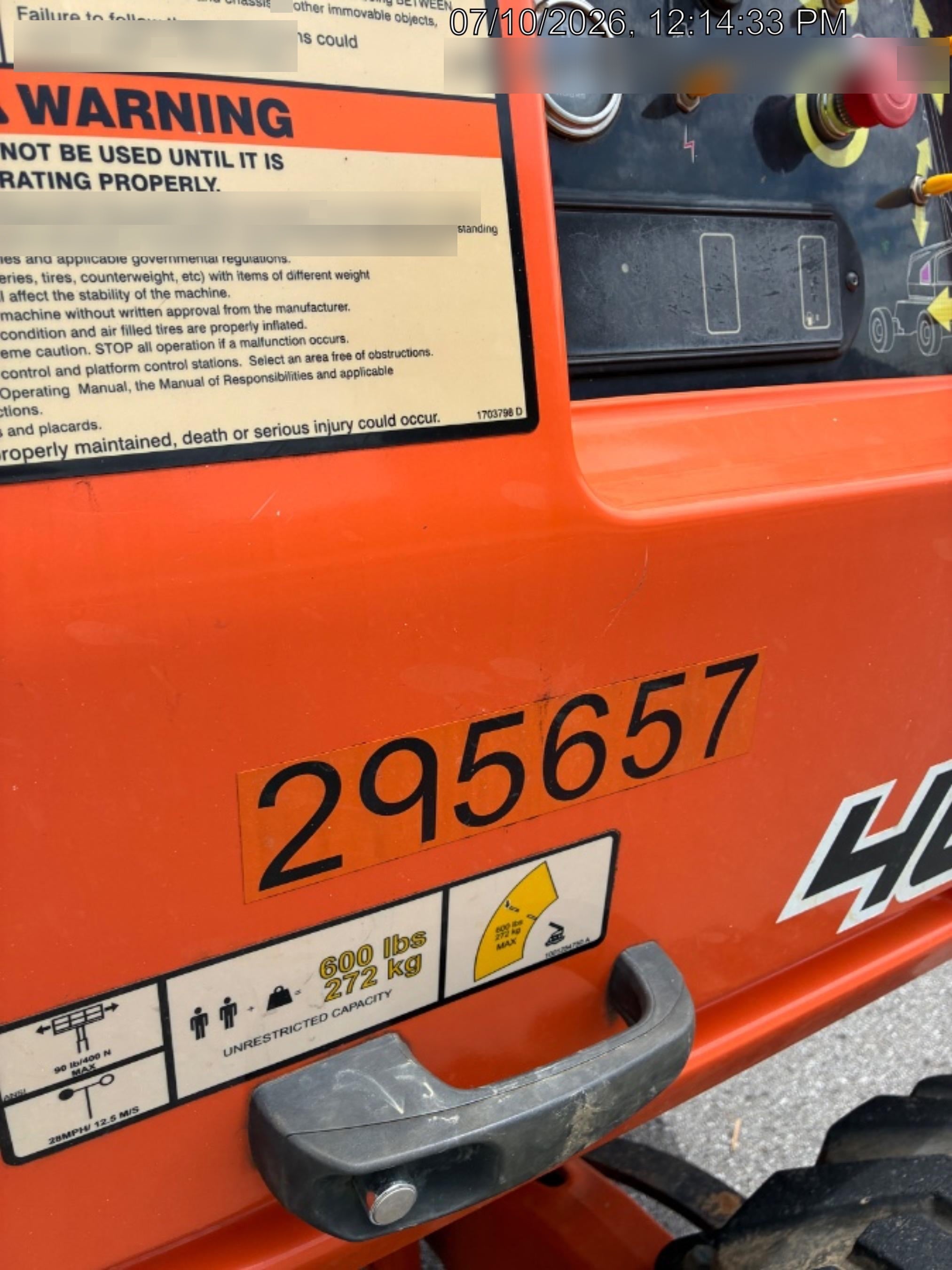 2023 JLG 460SJ