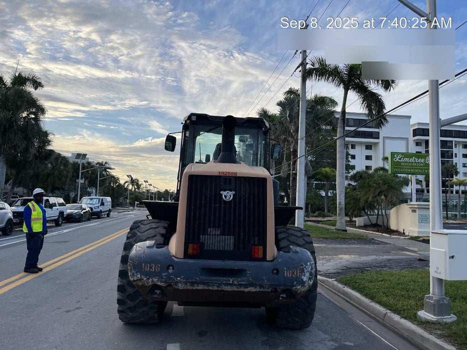 2018 Case 821G CLOSED CAB, JRB 418 STYLE HYD COUPLER