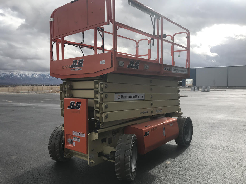 2021 JLG 4069LE