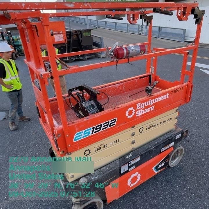 2023 JLG ES1932