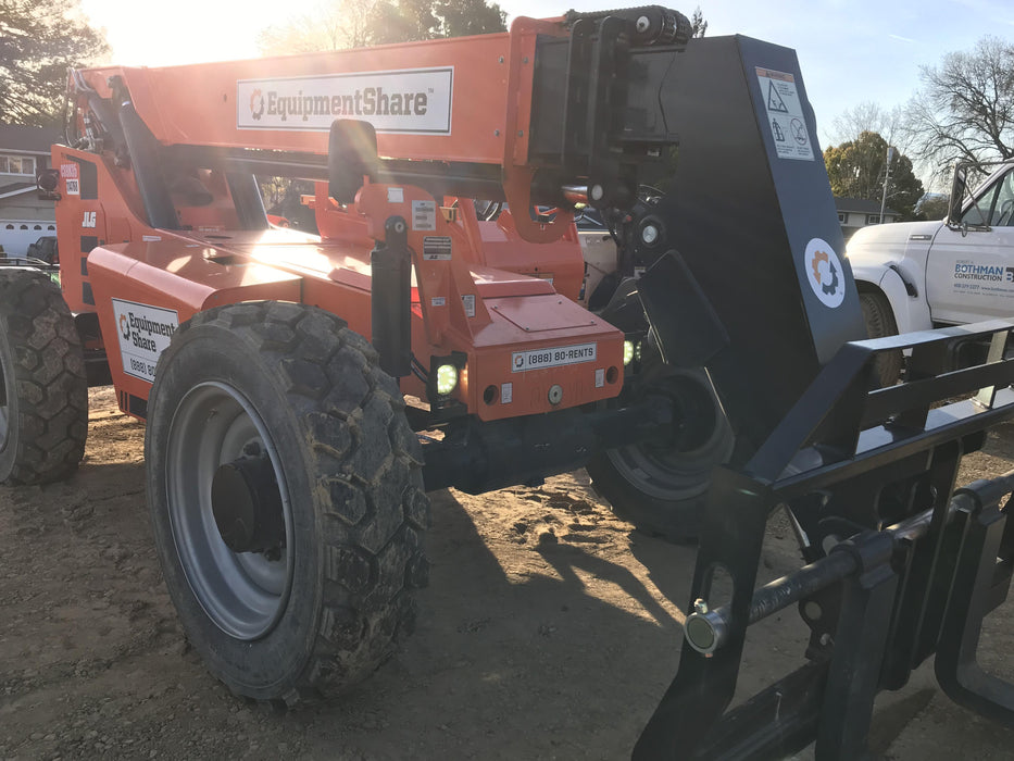 2020 Skytrak 8042 74 Hp, FF Tires, Work Lights, Beacon, Aux Hydraulics, Back up Alarm, Lifting Eye, ES Decals