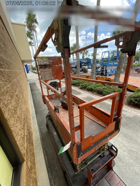 2022 JLG ES1932