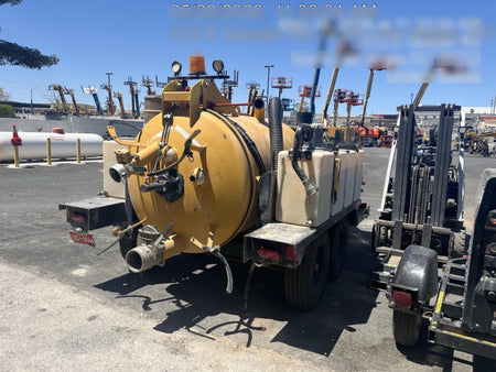 2022 Vac-Tron LP573XDT T4 Koehler Diesel Engine, 500 Gallon Debris Tank, x2 100 Gallon Water Tanks