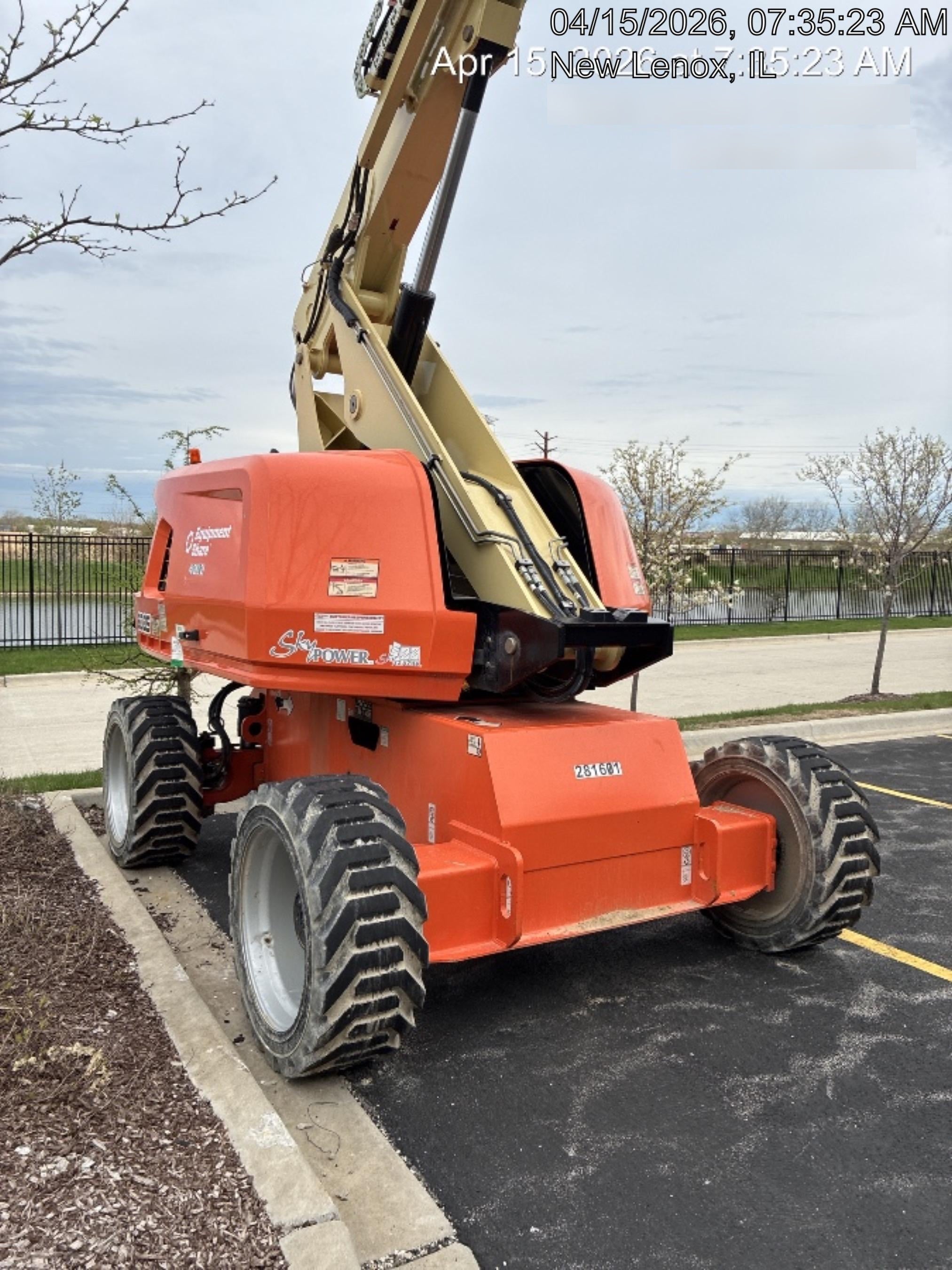 2022 JLG 600S