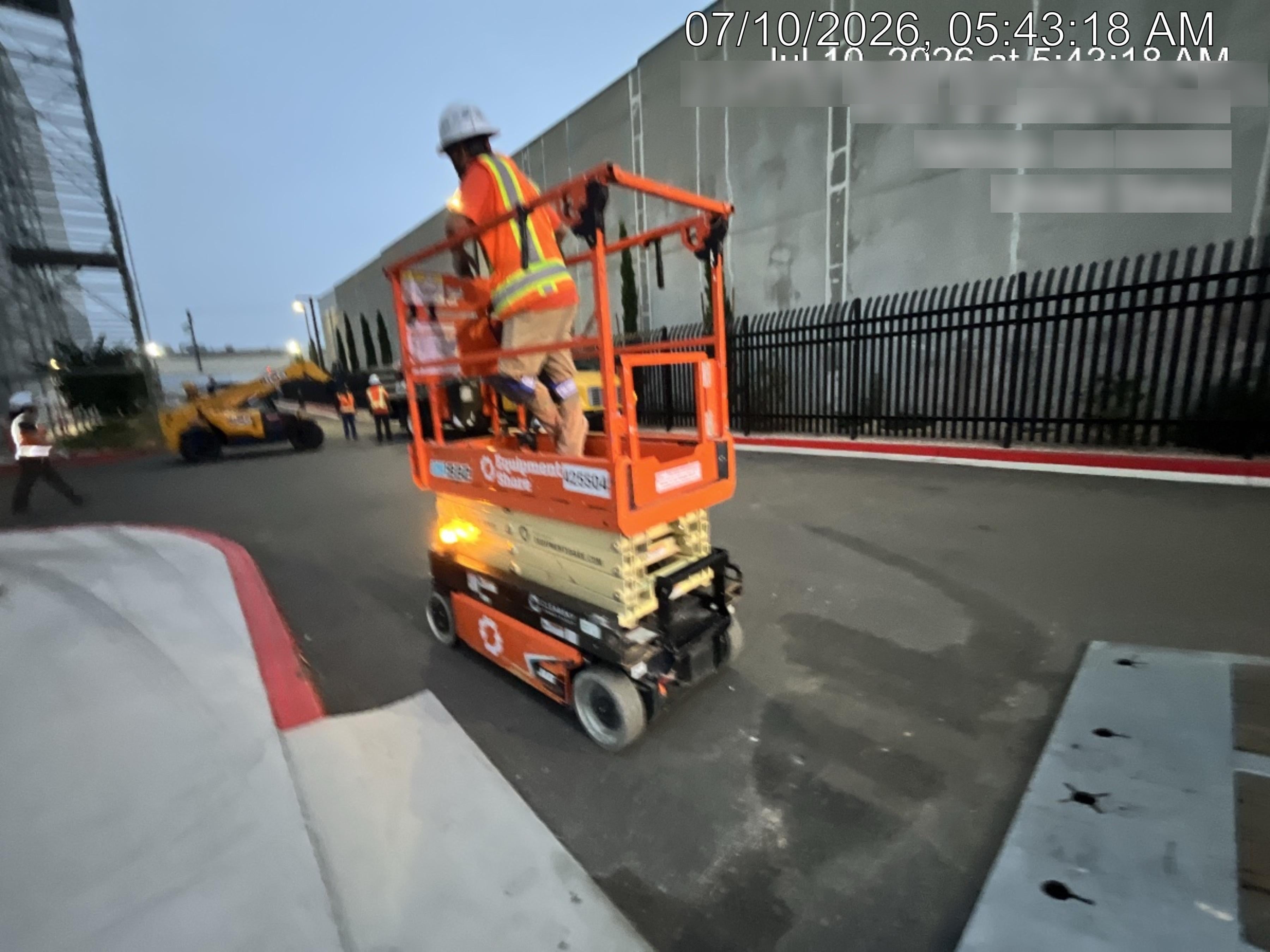 2024 JLG ES1932
