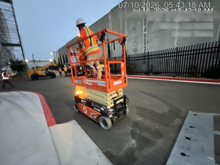 2024 JLG ES1932