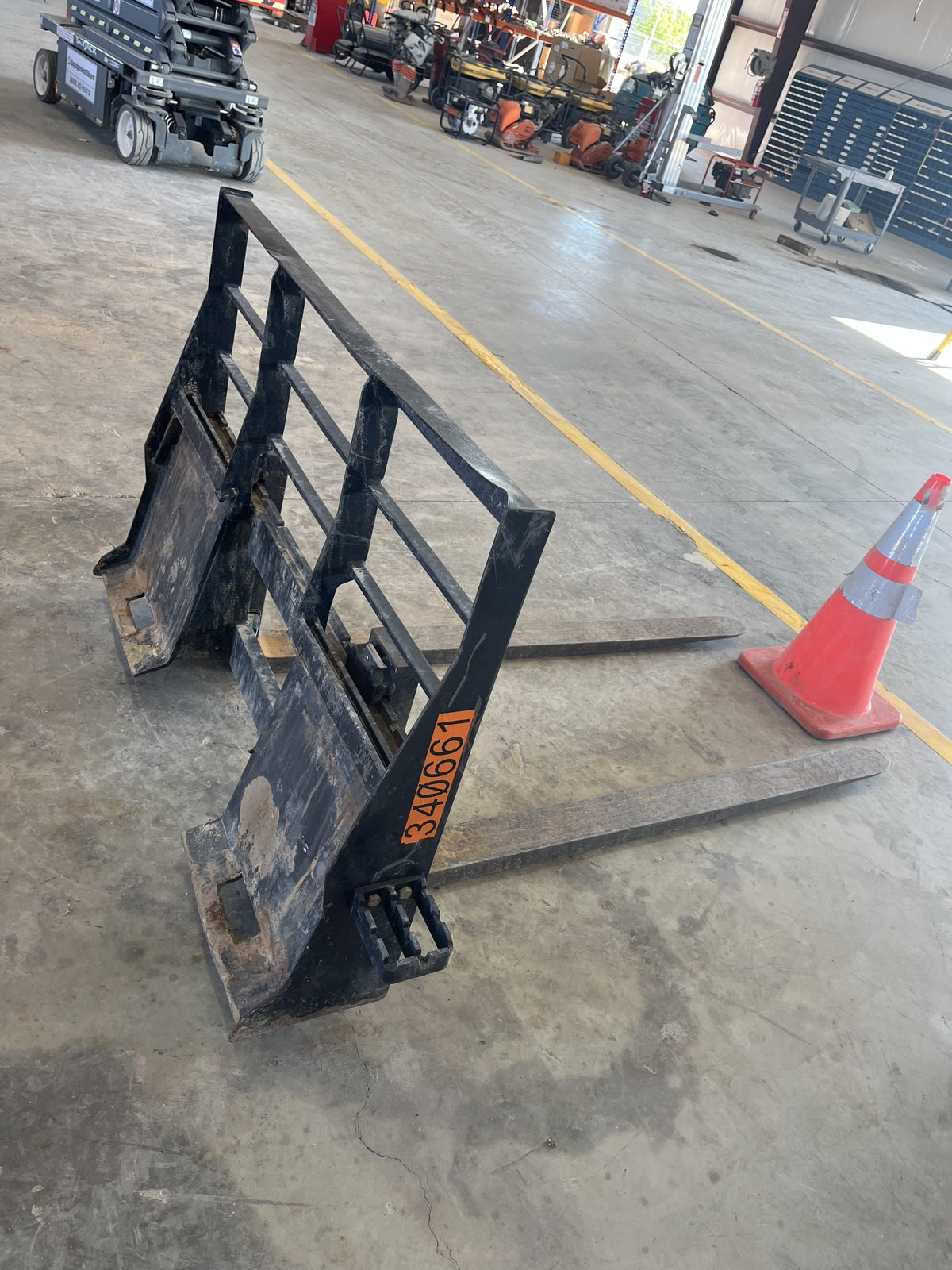2023 ARROW MATERIAL HANDLING 24" Pallet Fork Frame
